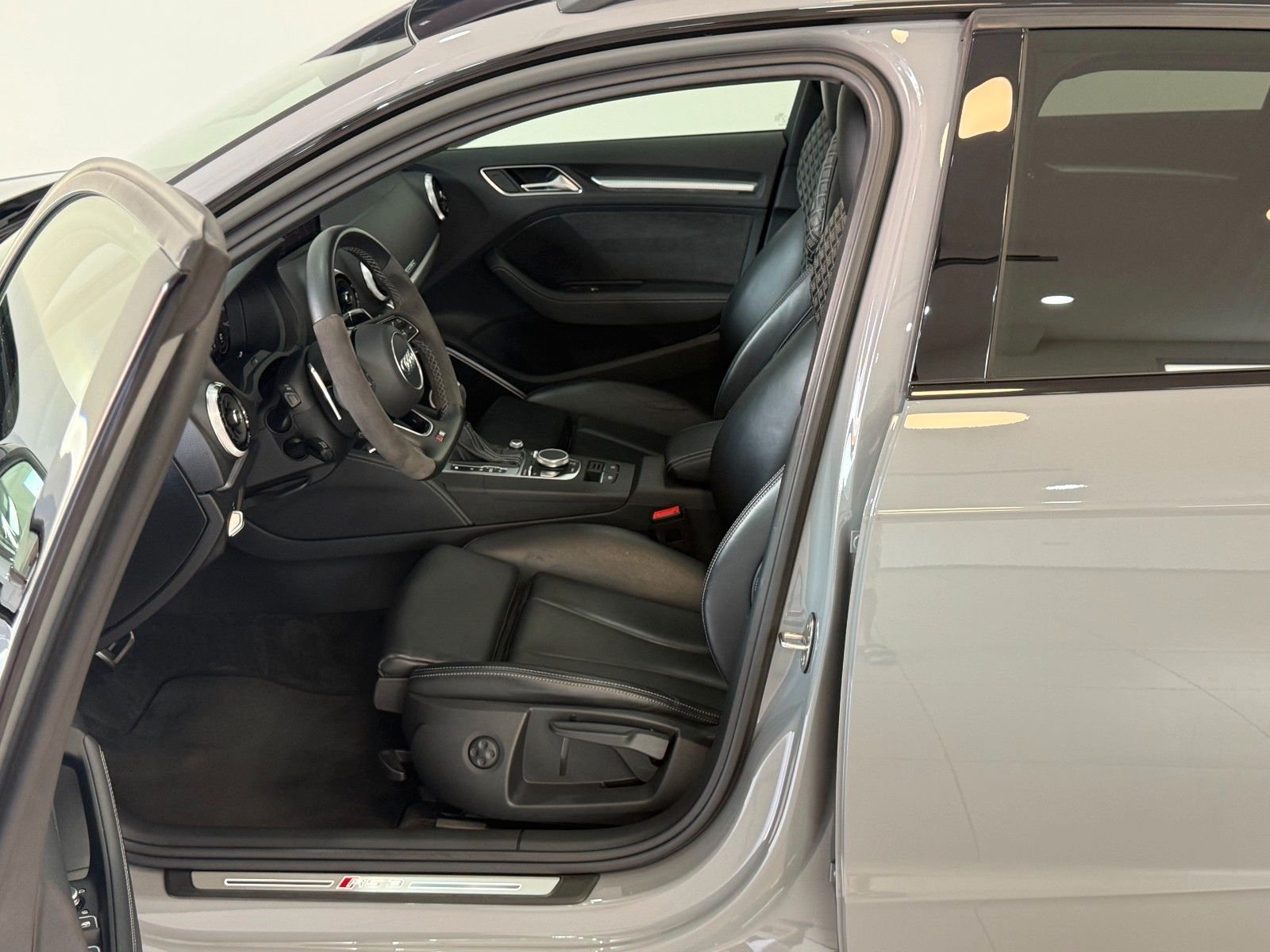 Audi RS3 Sportback Quattro*PANO*SCHALE*B&O*VIRTUAL* foto 2