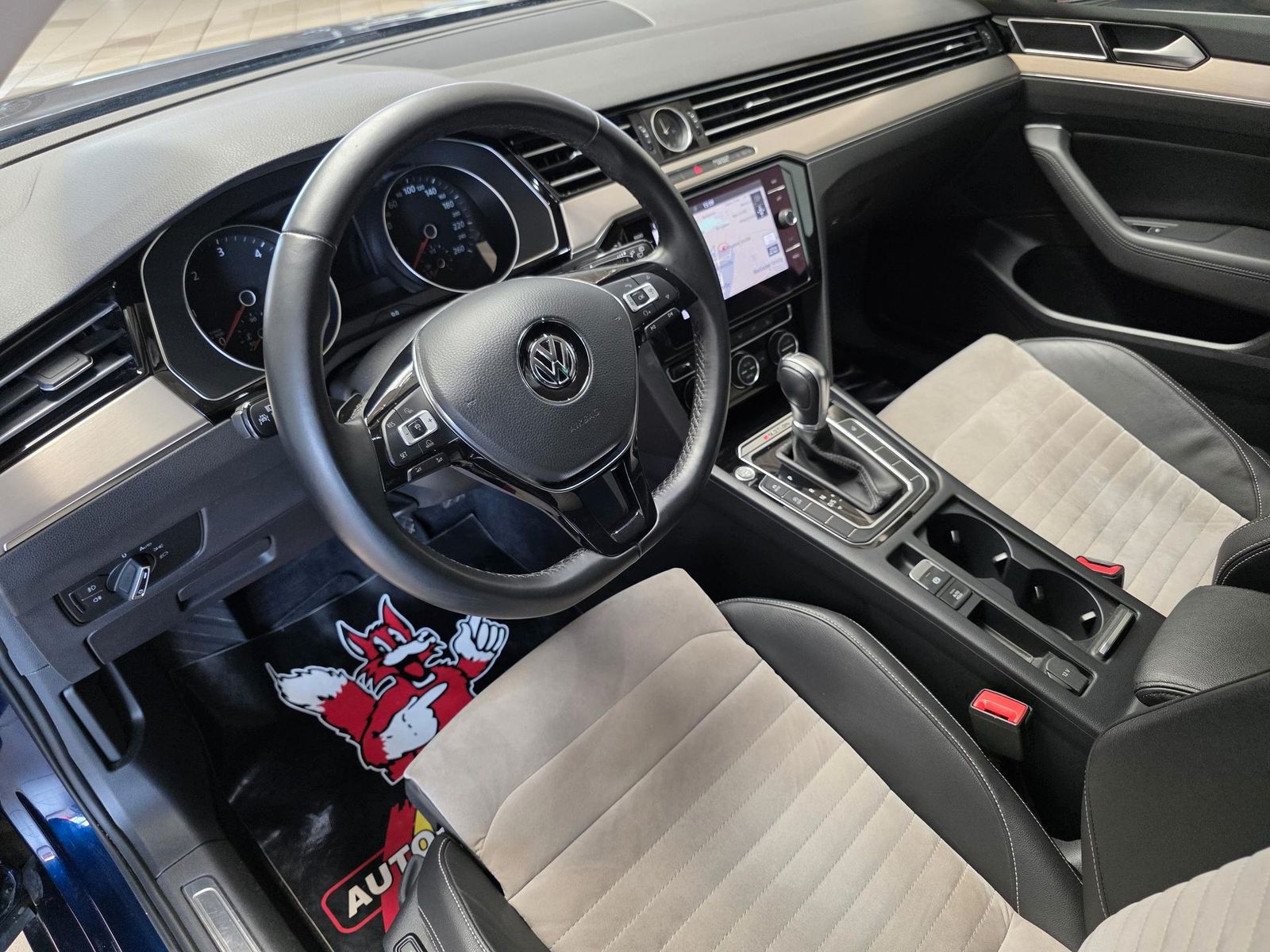 Fahrzeugabbildung Volkswagen Passat Variant 4M R-Line/Keyles/DAB/Carplay/Ahk