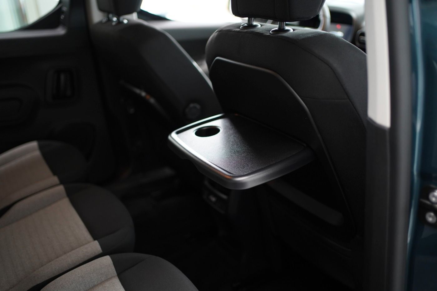 Fahrzeugabbildung Citroën Berlingo XL BlueHDi 130 EAT8 Max 7 Sitzer