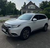 Mitsubishi Outlander 2.0 MIVEC Diamant ClearTec 2WD CVT... - Mitsubishi Outlander: Cvt