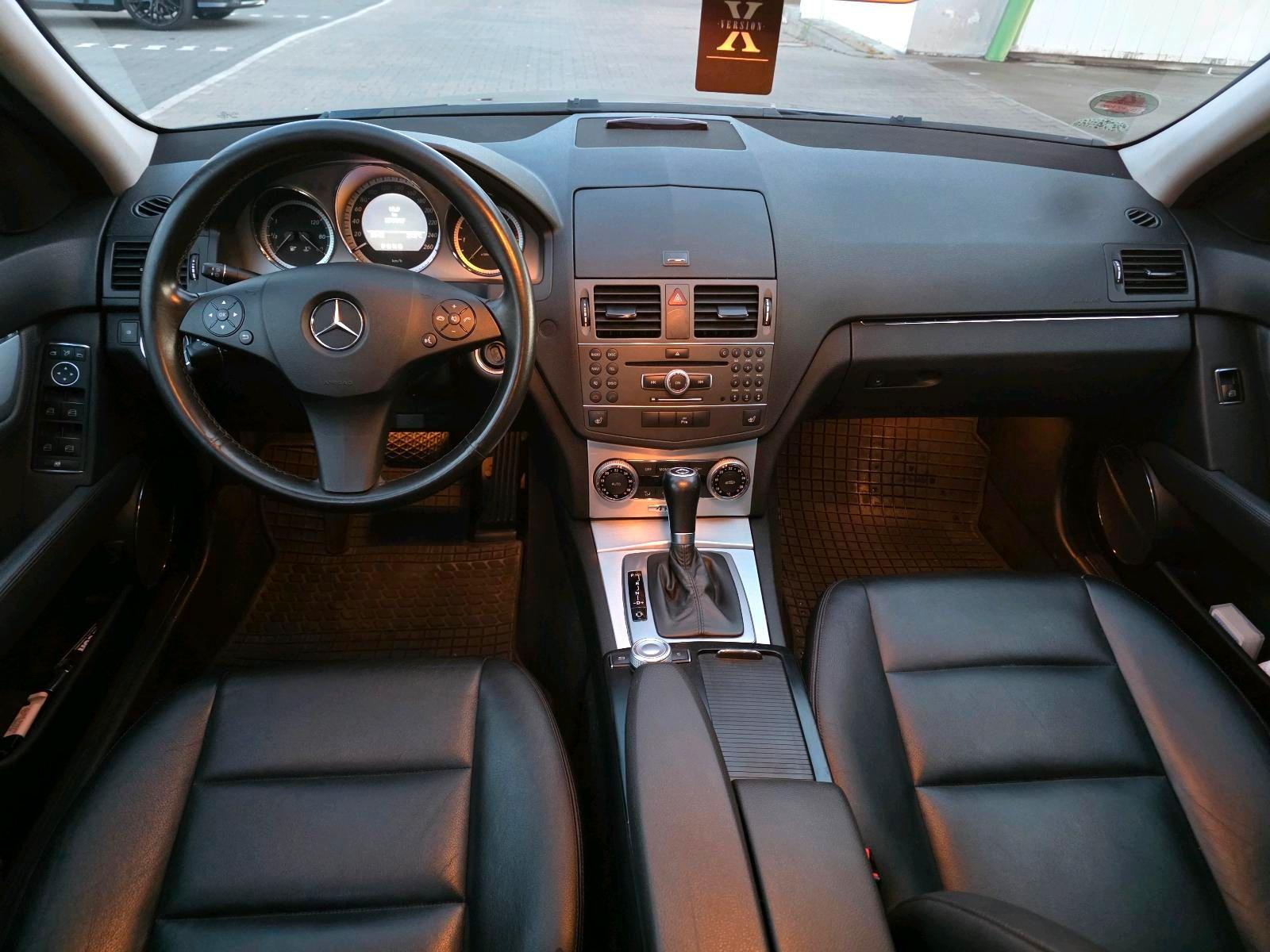 Mercedes-Benz C250 2010 — photo 7