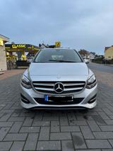 Mercedes-Benz B 180 Automatik SHZ/NAVI/Assist - Mercedes-Benz B 180 in Kassel