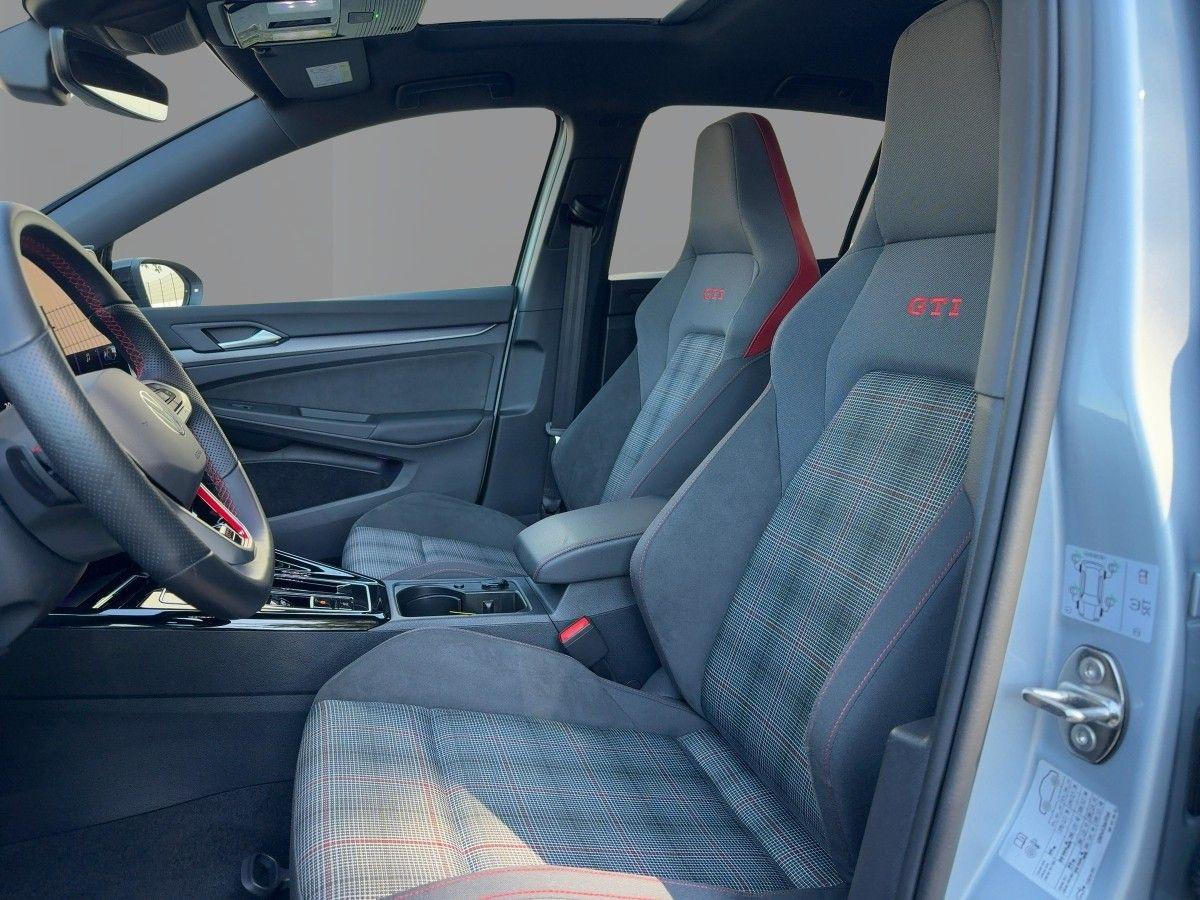 Volkswagen Golf VIII 2.0 GTI DSG Panoramadach AHK AppConnec
