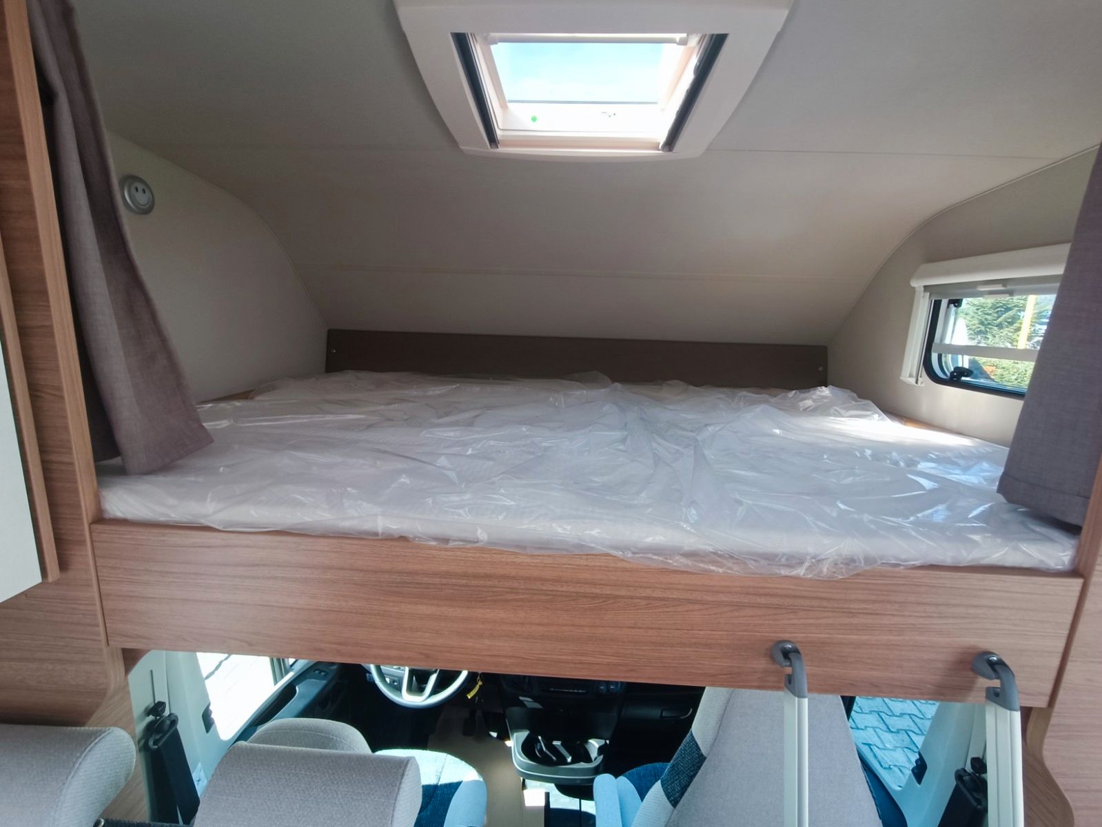 Fahrzeugabbildung Weinsberg CaraHome 650 DG*Dachklima*TV*3650kg