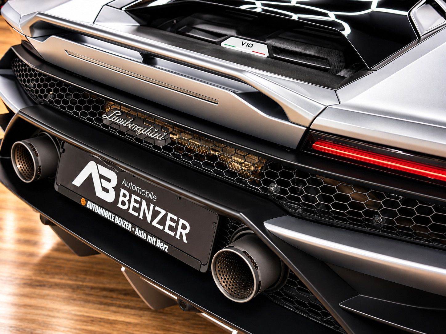 Fahrzeugabbildung Lamborghini Huracan Huracán EVO V10/LIFT/SENSONUM/KAMERA/ACC