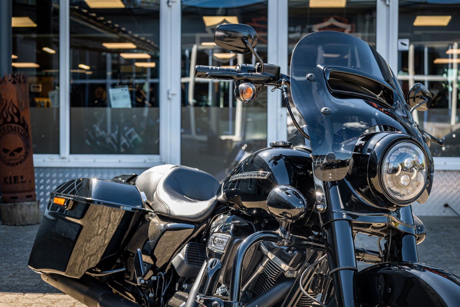 Fahrzeugabbildung Harley-Davidson ROAD KING SPECIAL 114 FLHRXS -Screamin Eagle