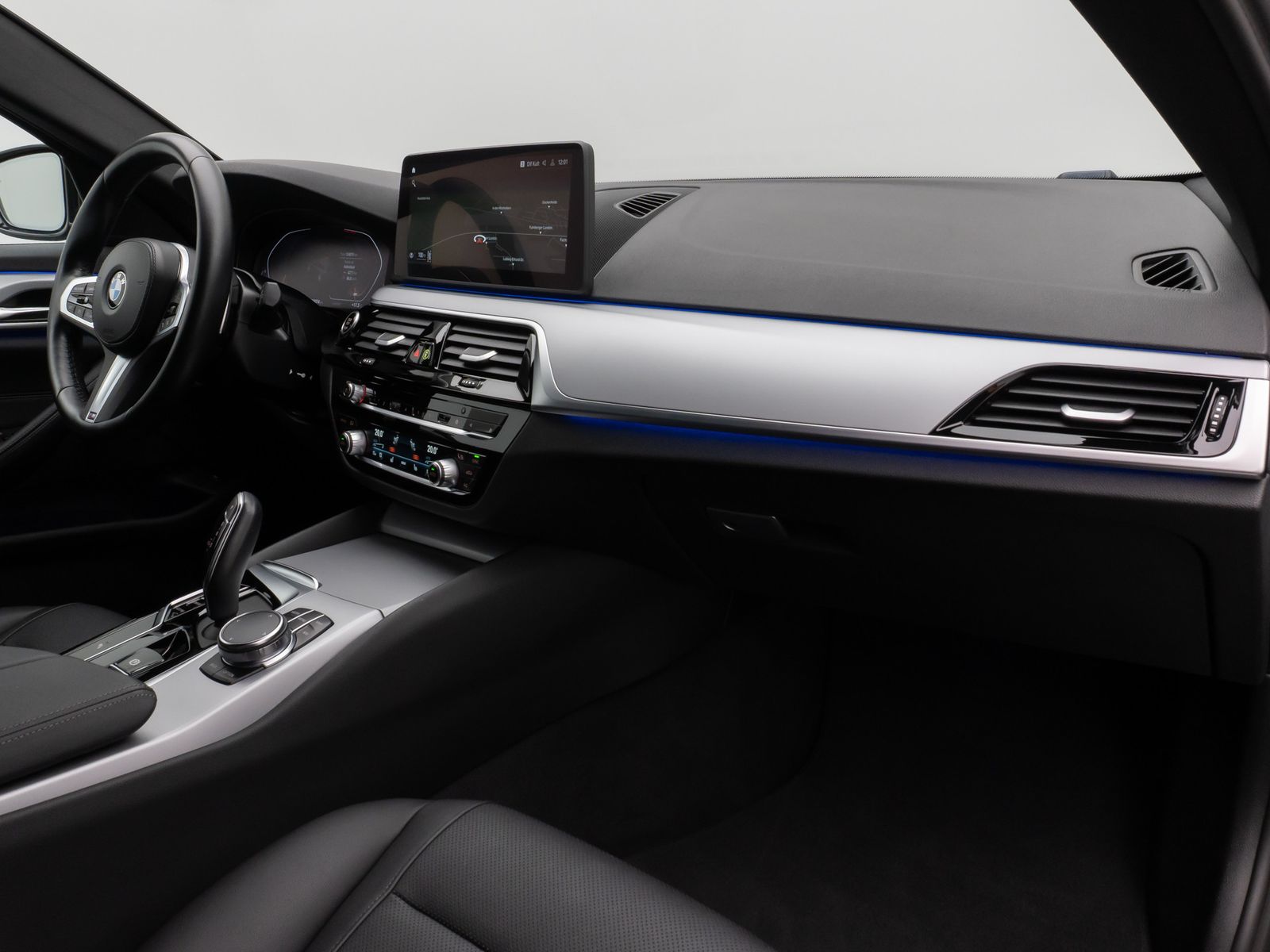 Fahrzeugabbildung BMW 520d Kamera DAB 4xKlima Leder M Sport AHK Alarm
