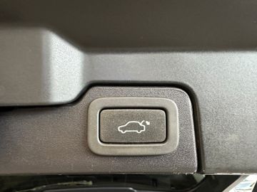 MYAUTOCENTER – Gebraucht- und Jahreswagen mit Werkstattservice in Pfaffenhofen Land Rover Range Rover Evoque Dynamic *Rückfahrkamera*