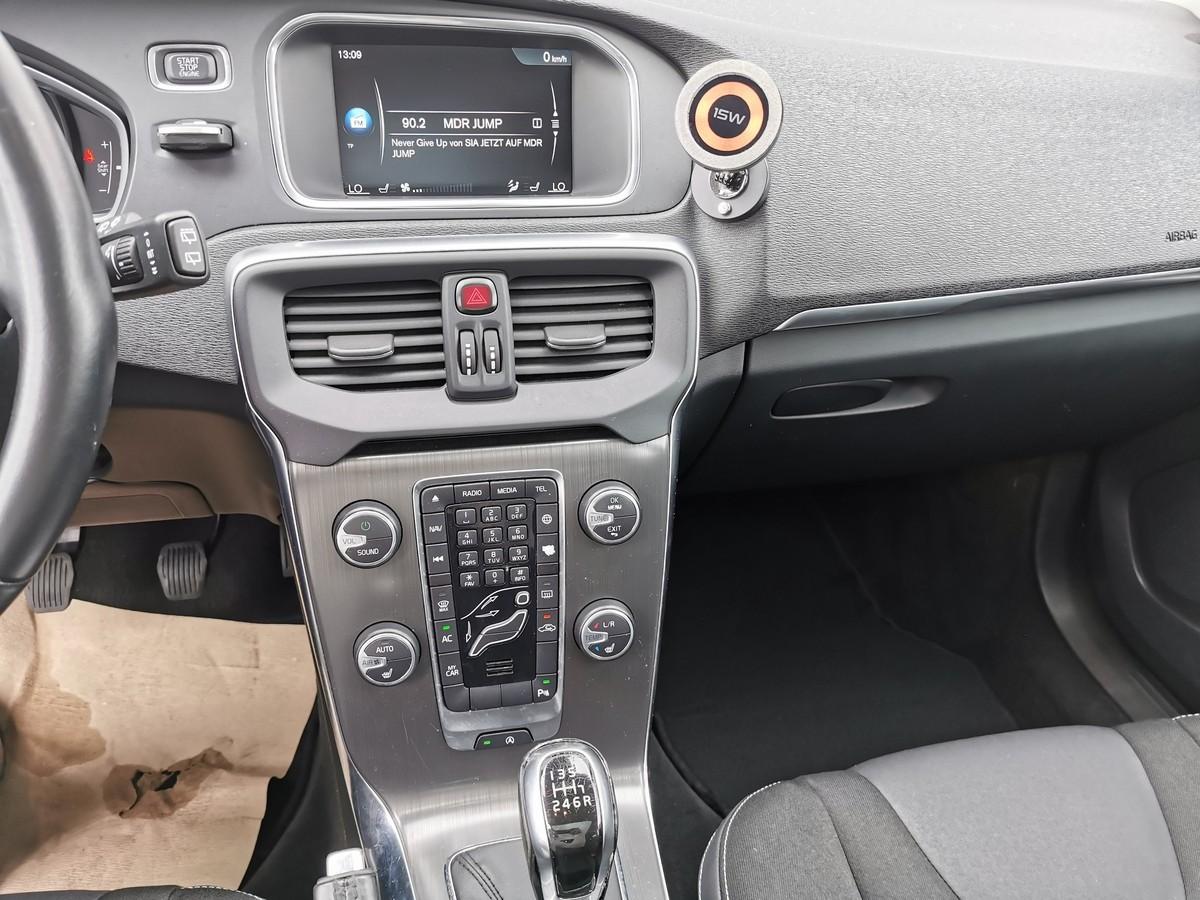 Volvo V40 2015 — photo 15