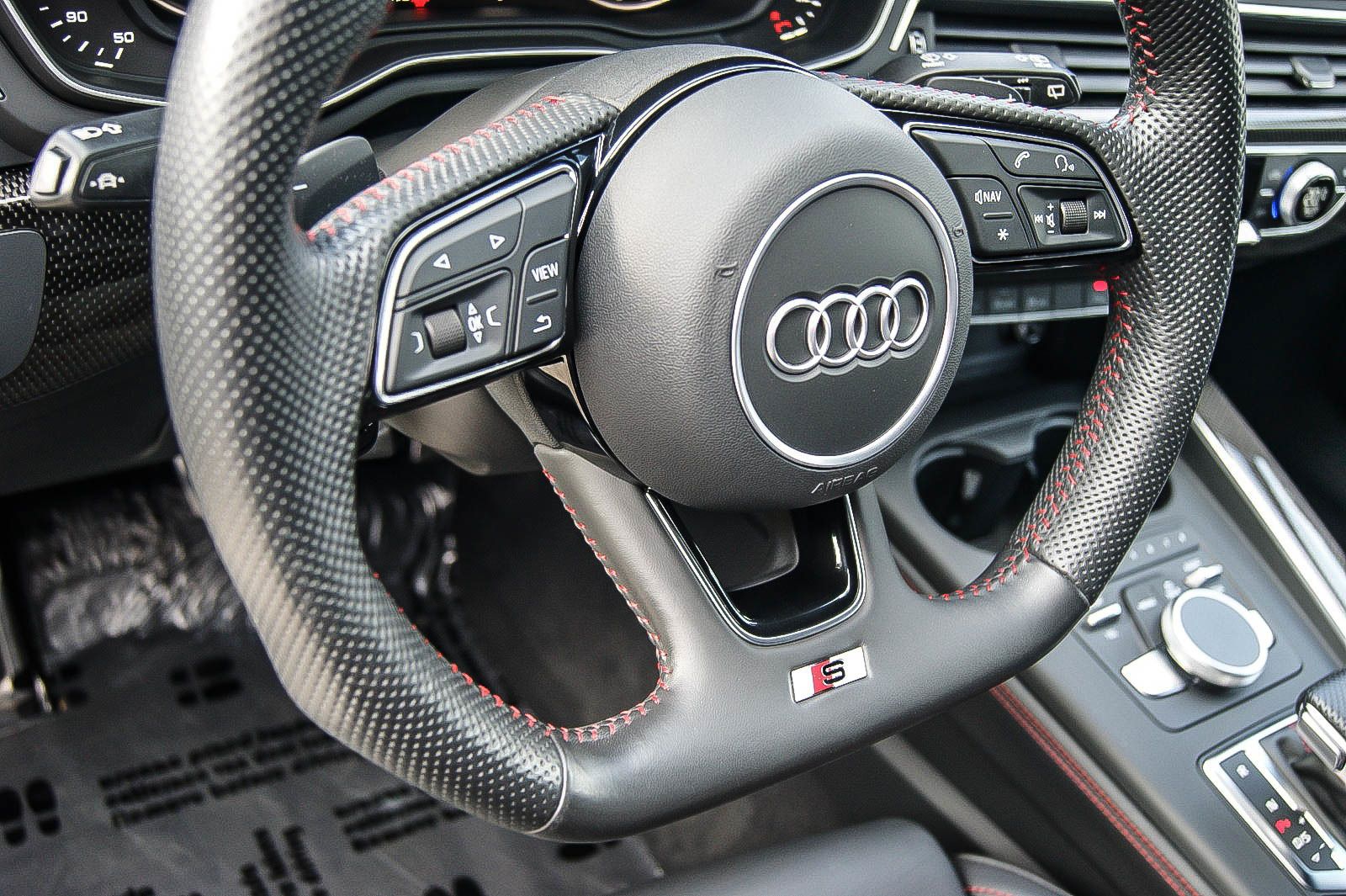 Fahrzeugabbildung Audi A4 Avant 50 TDI quattro S-Line Black B&O 1.HAND