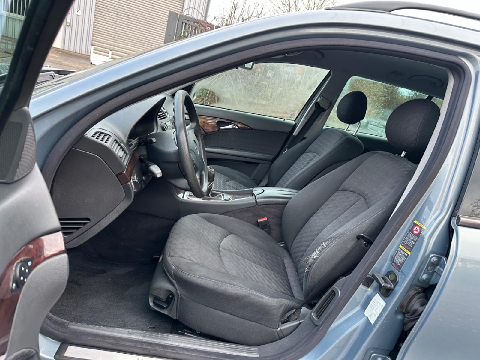 Mercedes-Benz E 220 T CDI 7-Sitzer / Navigation/6 Gang