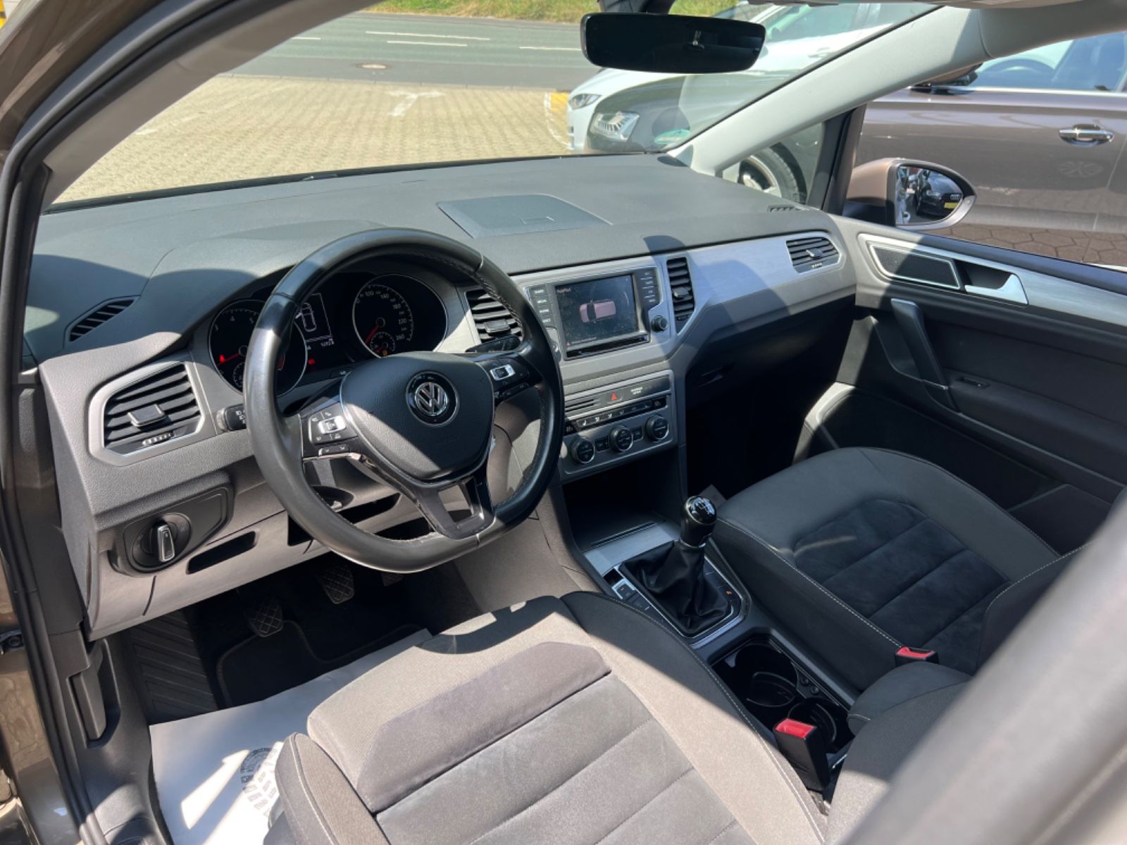 Fahrzeugabbildung Volkswagen Golf Sportsvan VII Comfortline *MASSAGE-SITZE *