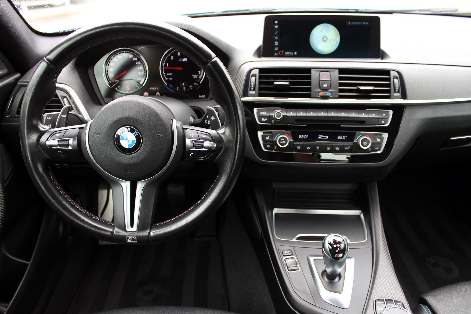 Fahrzeugabbildung BMW M2 Coupé DKG Carbon Dach PDC KAM TEMP H&K LED