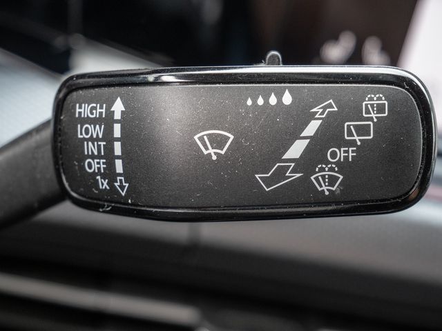 Golf VIII 1.5 eTSI Active SHZ ACC HUD MATRIX-LED
