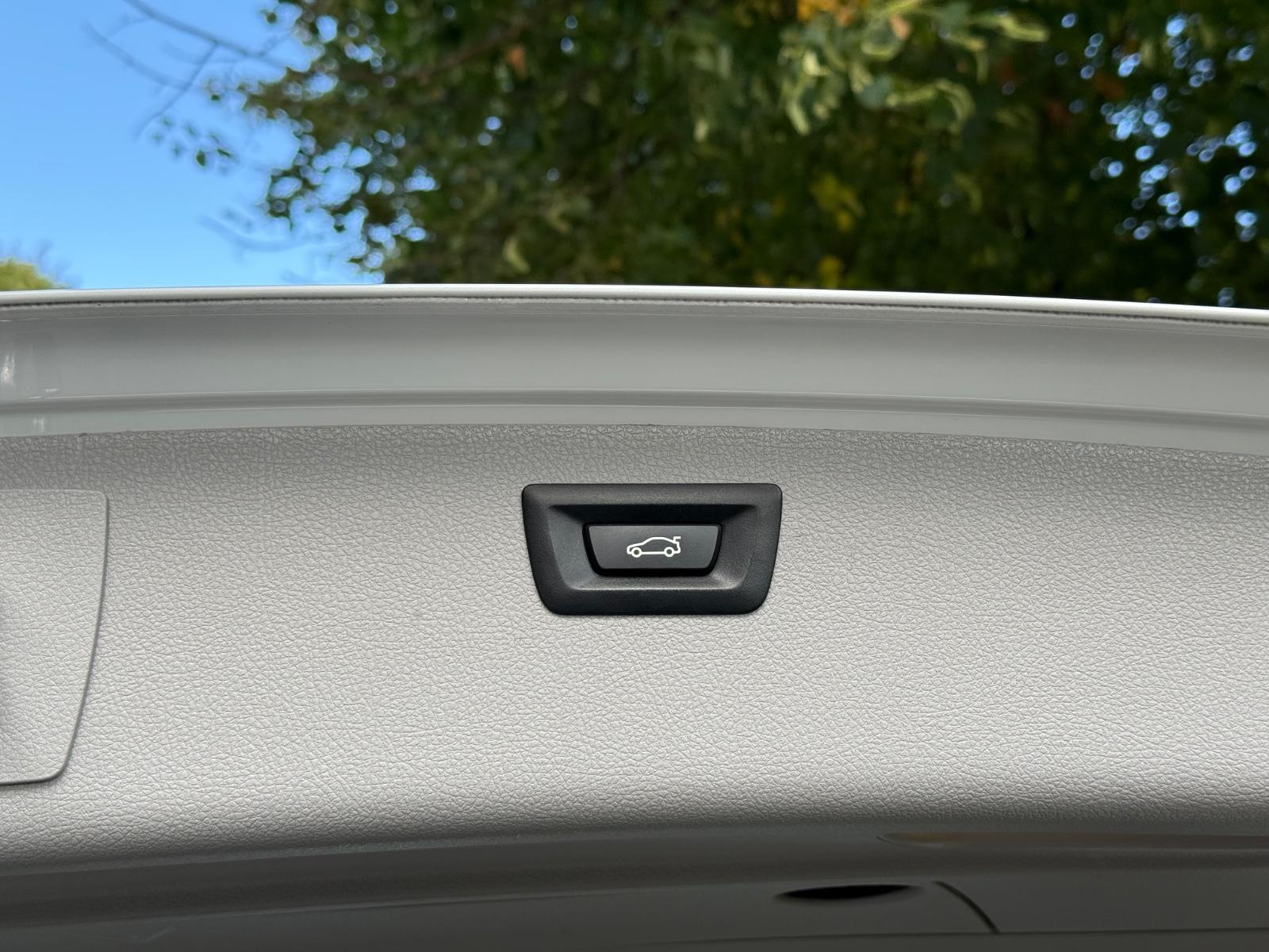 BMW 320i xDrive Touring Sport Line Automatic Spo...