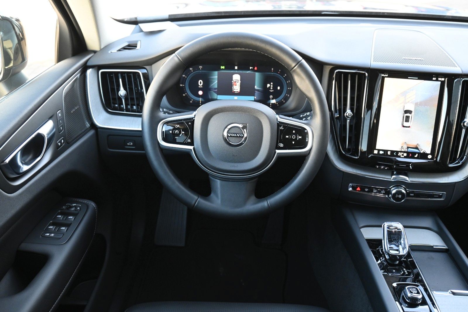 Fahrzeugabbildung Volvo XC60 B5 AWD Plus Dark*H&K*LUFT*360°* ACC