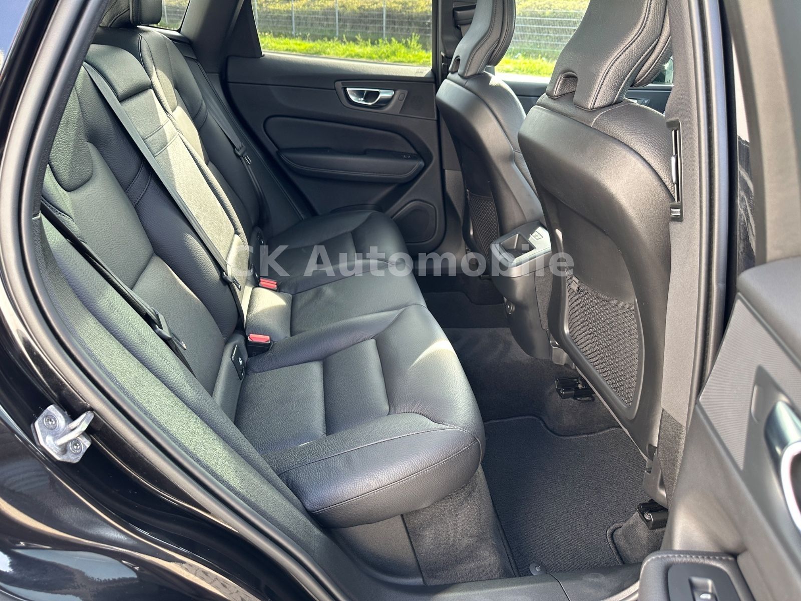 Fahrzeugabbildung Volvo XC60 B4 Inscription 2WD/Leder/Pano/LED/BLIS/360°