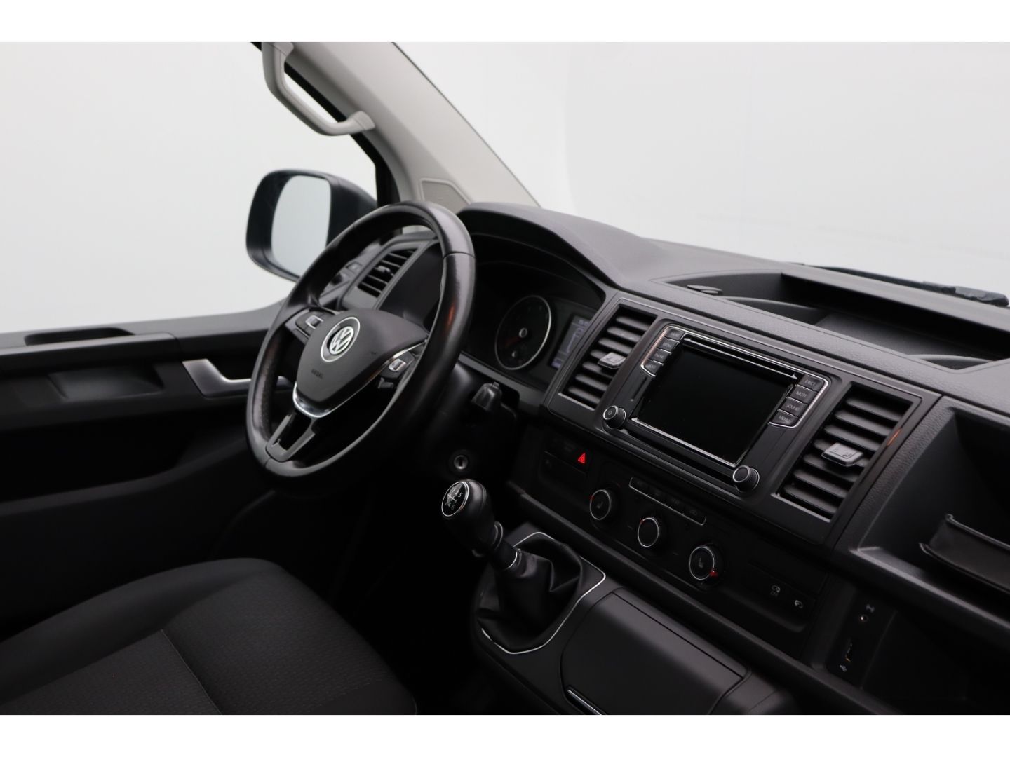 Fahrzeugabbildung Volkswagen T6.1 Multivan Trendline Pano Elektr. Schiebetür