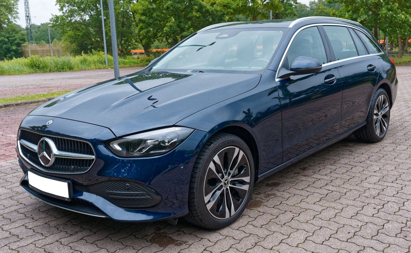 MERCEDES-BENZ C300e T Leder,Navi,LED, Ahk,PDC,