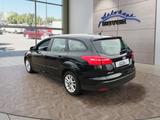 Ford Focus Turnier  1,6 Trend  Klimaautom./Temp./Tel/ - Ford Focus mit Benzin-Antrieb: Kombi, 1.6