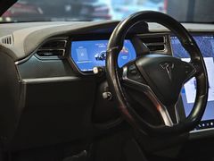 Fahrzeugabbildung Tesla Model X P90D DUAL-MOTOR (FREE SUPERCHARGE/7'SITZ
