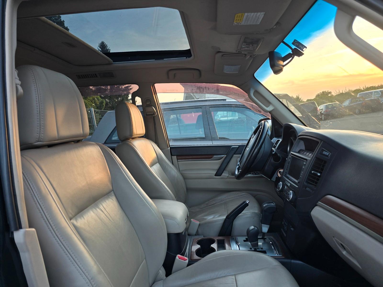 MITSUBISHI PAJERO 3.2 DI-D 170CH INSTYLE 7 PLACES
