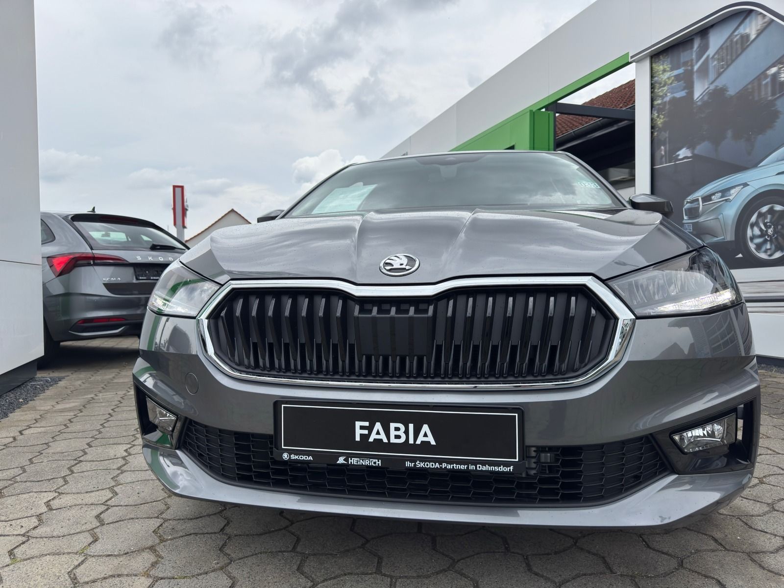 Fahrzeugabbildung SKODA Fabia Selection 95PS 5-Gang*LED*behLenk*Smartlin