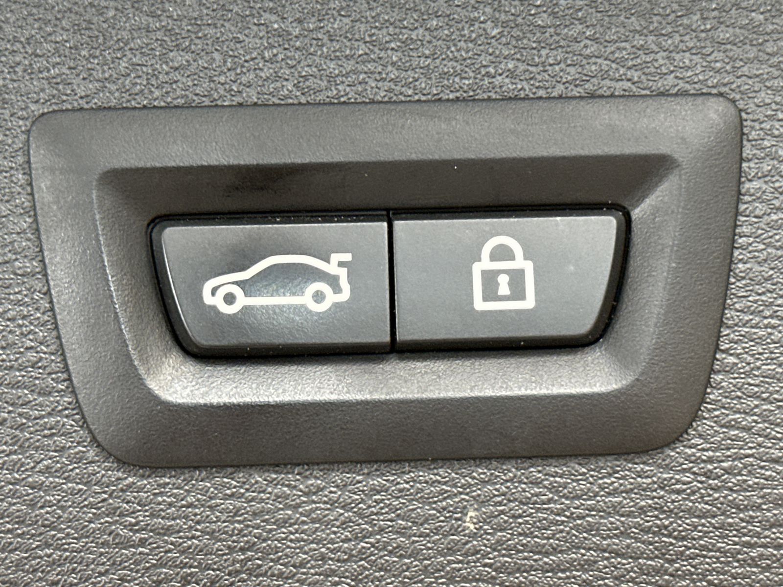 Fahrzeugabbildung BMW X1 xDrive20d M-Sport NAV+LED+AHK+KAMERA+18ZO+1HD