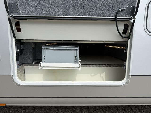 Carthago liner-for-two I 53 L IvecoHubstützenKLIMATWIN
