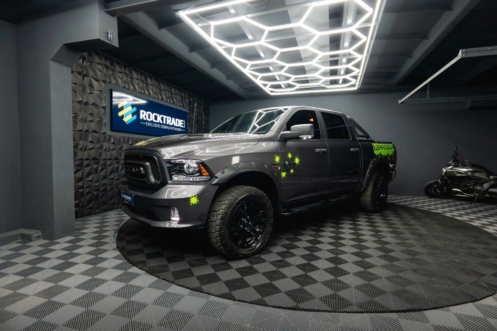 Fahrzeugabbildung Dodge RAM 5.7 V8 HEMI 4x4 Sport OFFROAD Night WARLOCK