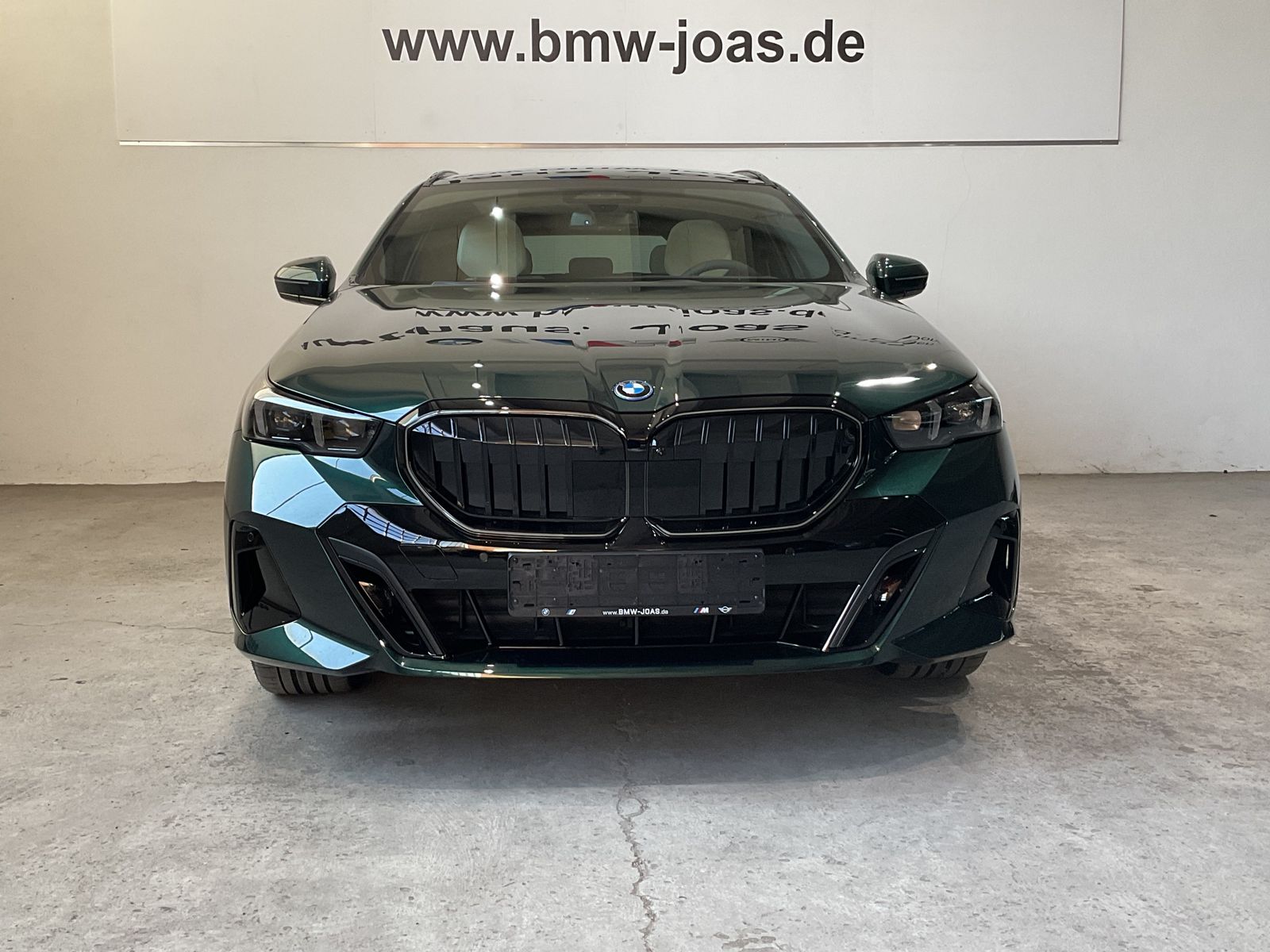 Fahrzeugabbildung BMW 550e xDrive Individuallackierung, 21" Räder, Sit