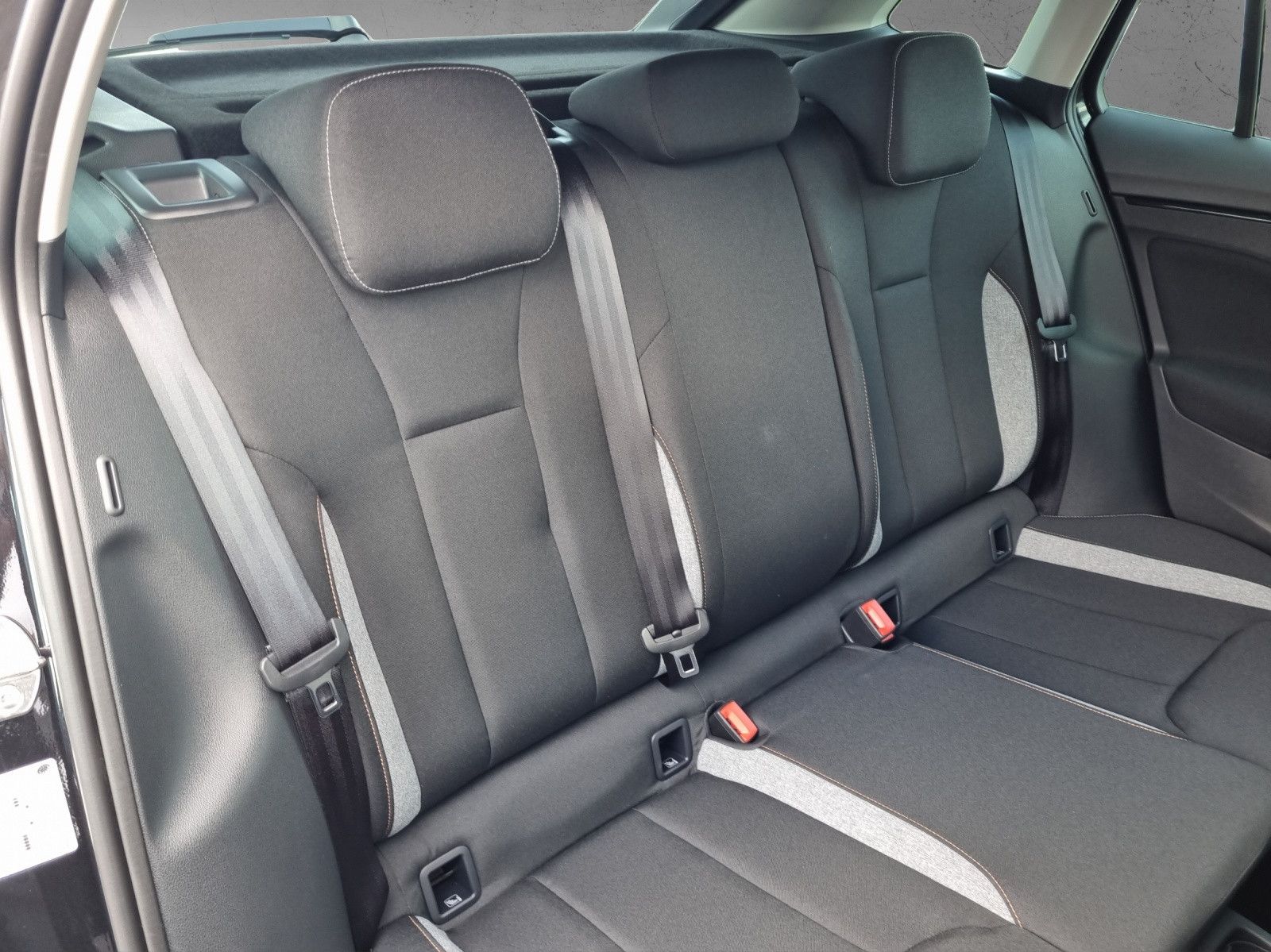 Fahrzeugabbildung SKODA Scala Tour 1,0 TSI 85KW/115PS Fahrassitenz+ Komf