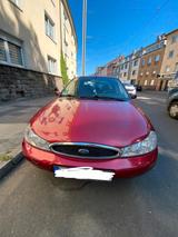 Ford Autoverkauf - gebrauchte Ford Mondeo aus dem Jahr 1999