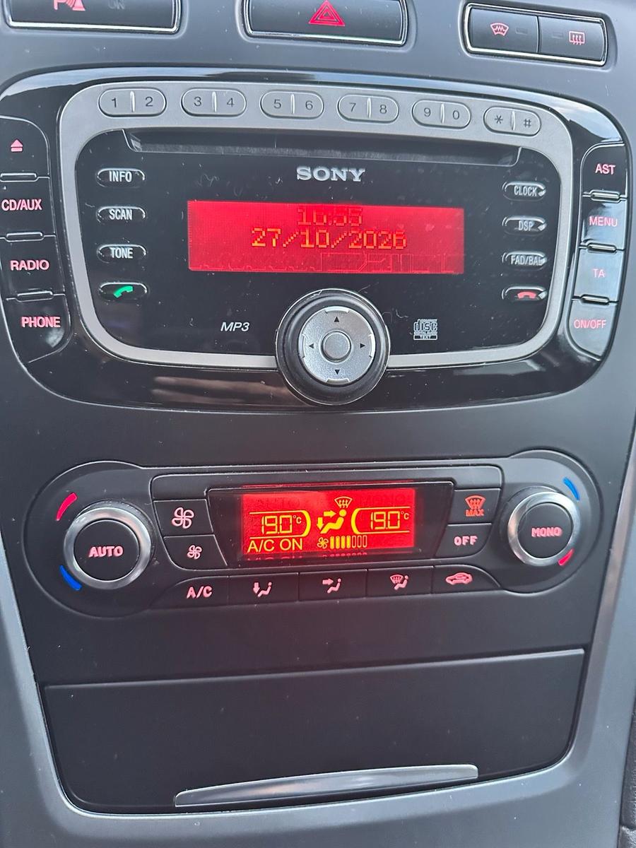 Ford Mondeo 2010 — photo 7