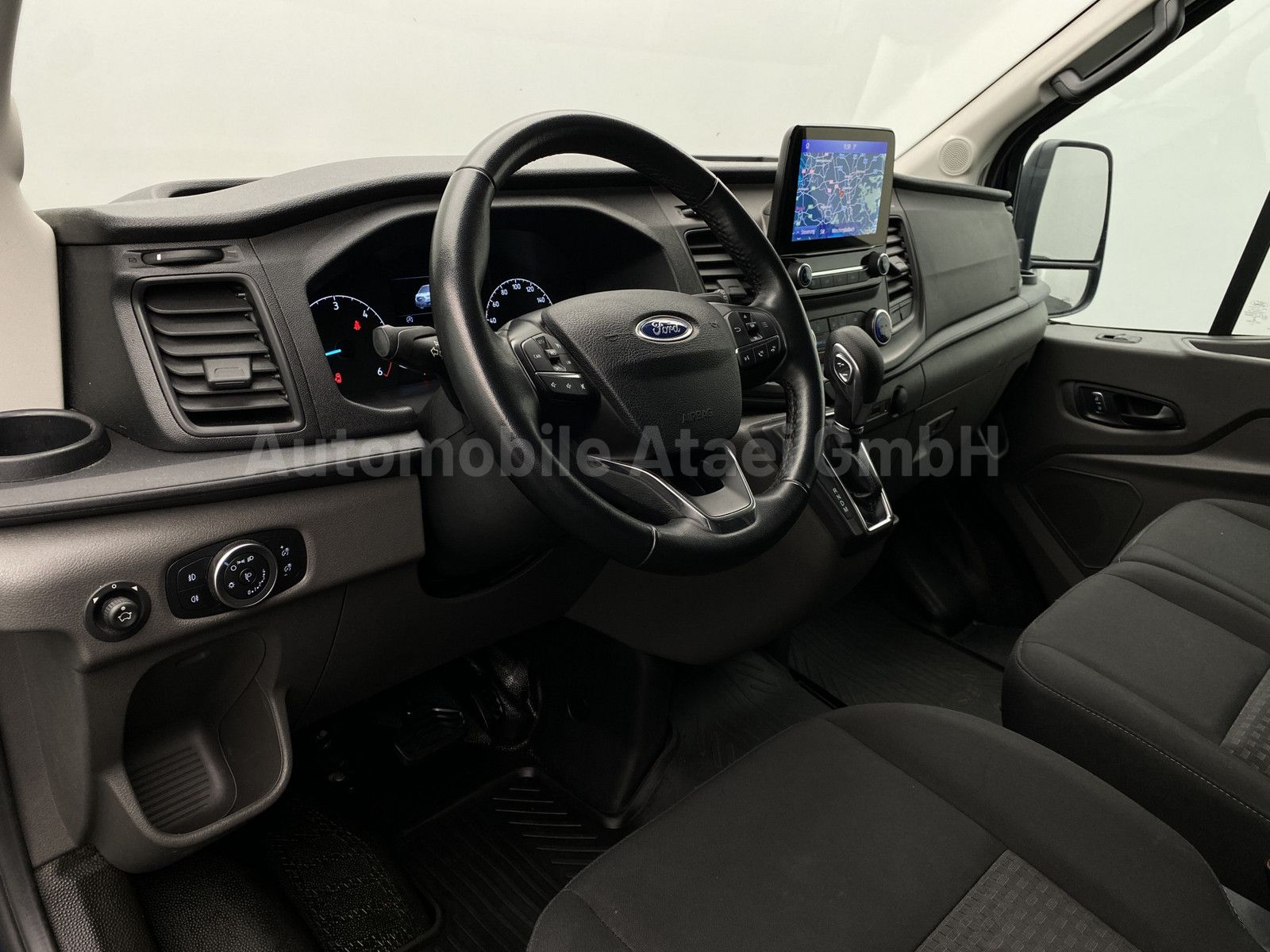 Fahrzeugabbildung Ford Transit 350 L3H2 Automatik *9-SITZE* NAVI 6329