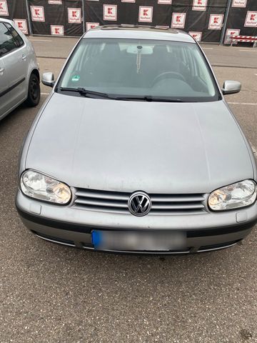 Volkswagen Golf 4 2002 Automatik /Zahnriemen neu/ TÜV...