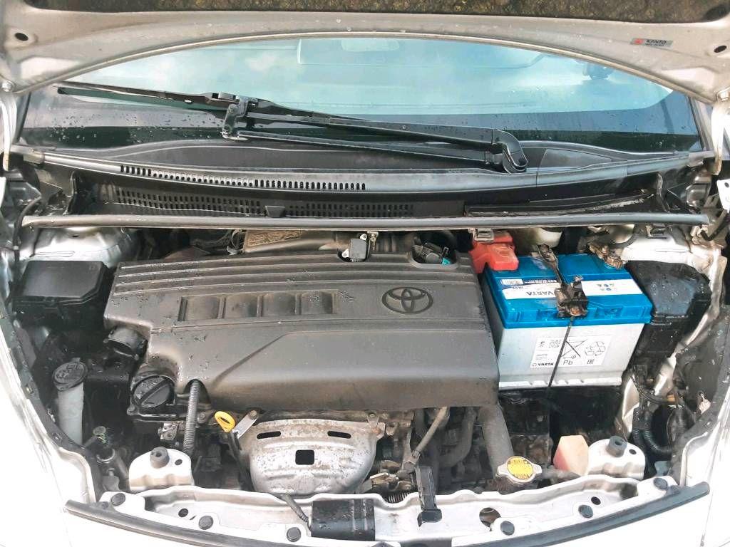 Toyota Verso-S 2011 — photo 13