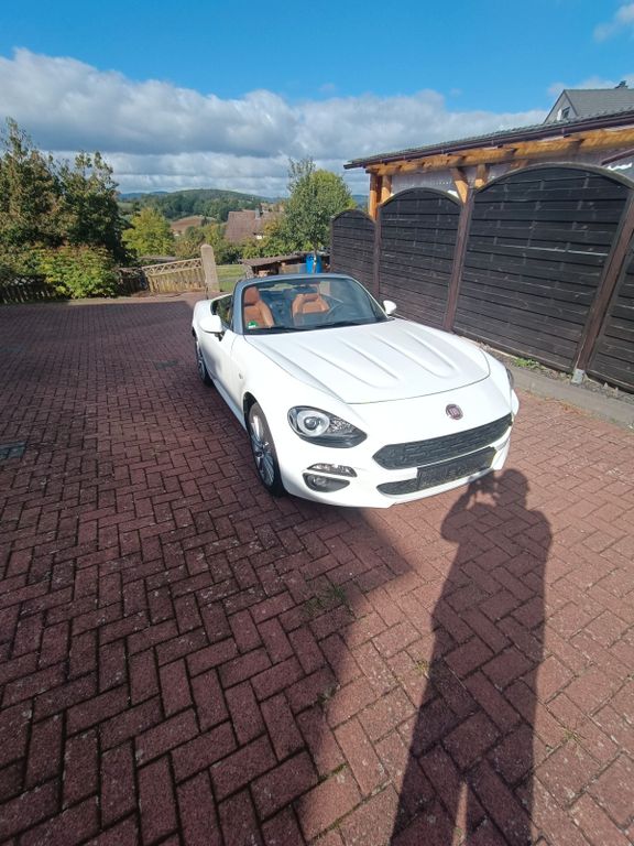 Image of Fiat 124 Spider