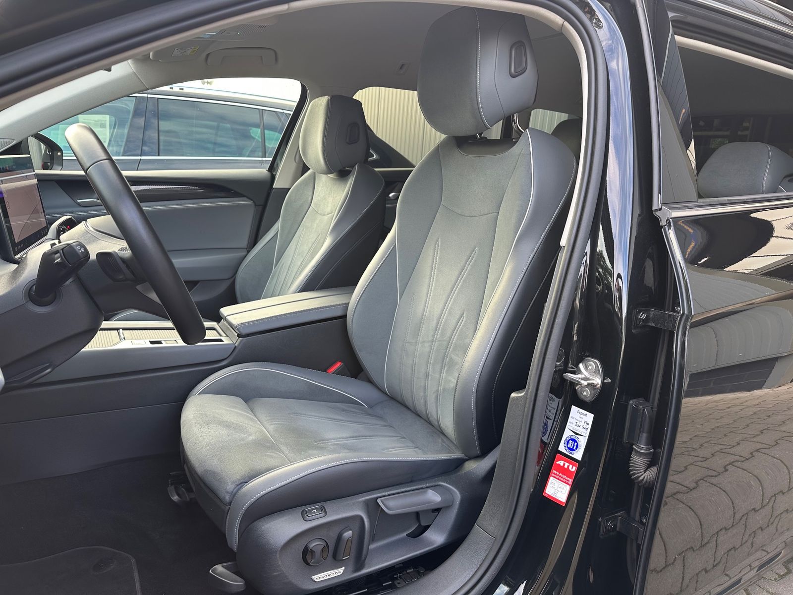 Fahrzeugabbildung Volkswagen Passat Variant 2.0 TDI DSG Business NAV+LED+AHK