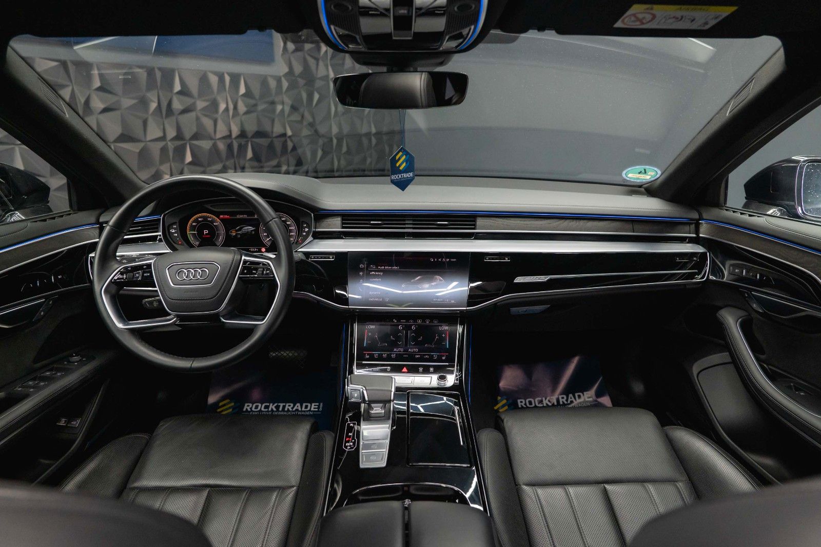 Fahrzeugabbildung Audi A8 60 TFSIe quattro S-Line *Dynamik*Pano*Massage