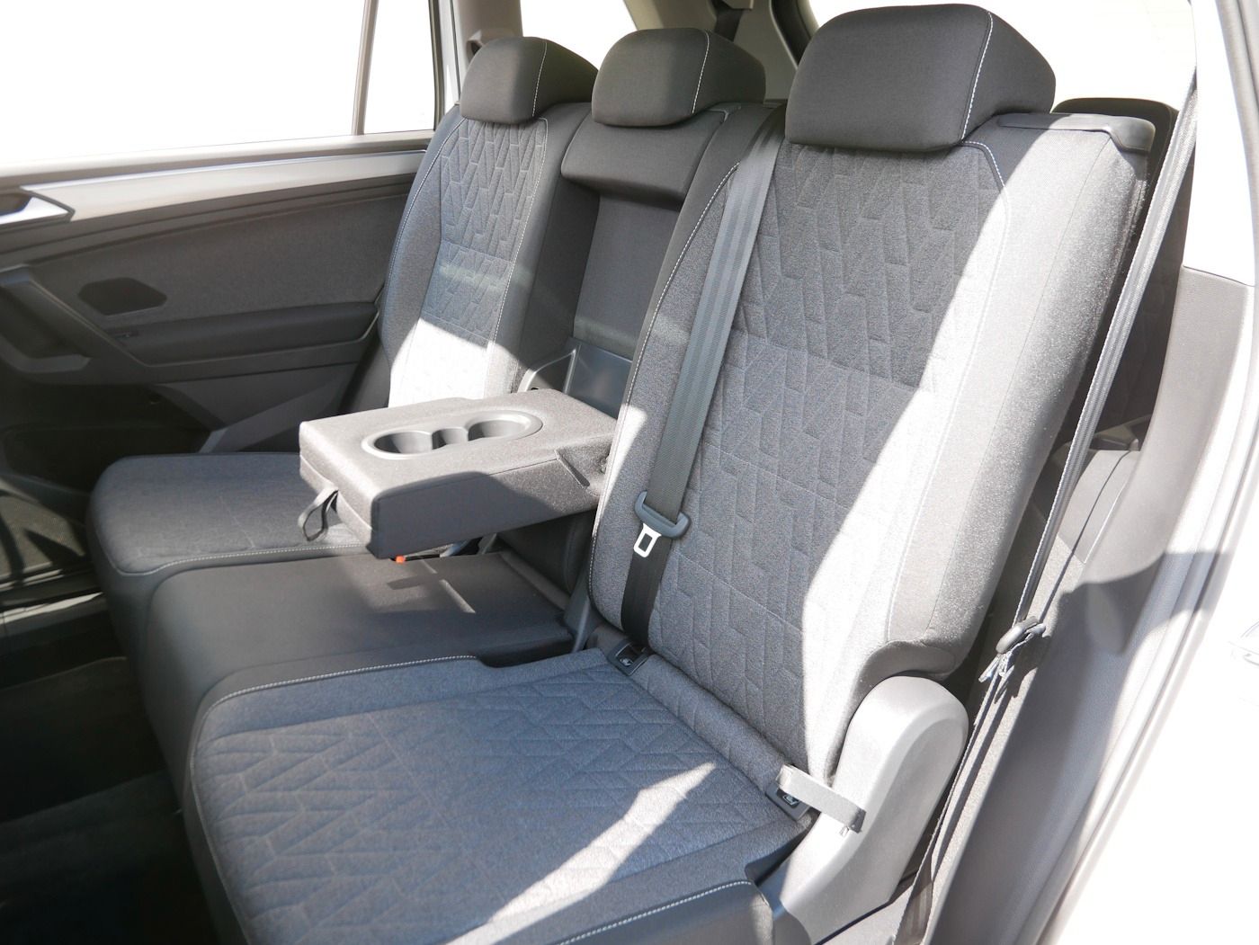 Fahrzeugabbildung Volkswagen Tiguan Allspace 2.0 4x4 Move NEU72T 7-Sitzer DAC