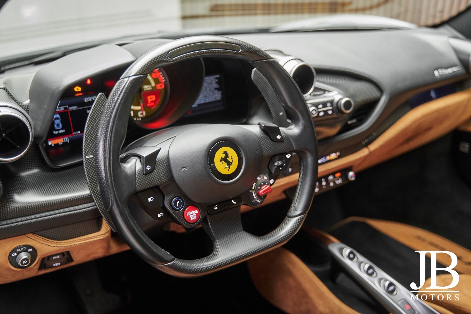 Fahrzeugabbildung Ferrari F8 Tributo Carbon Lift Racing Seat CarPlay