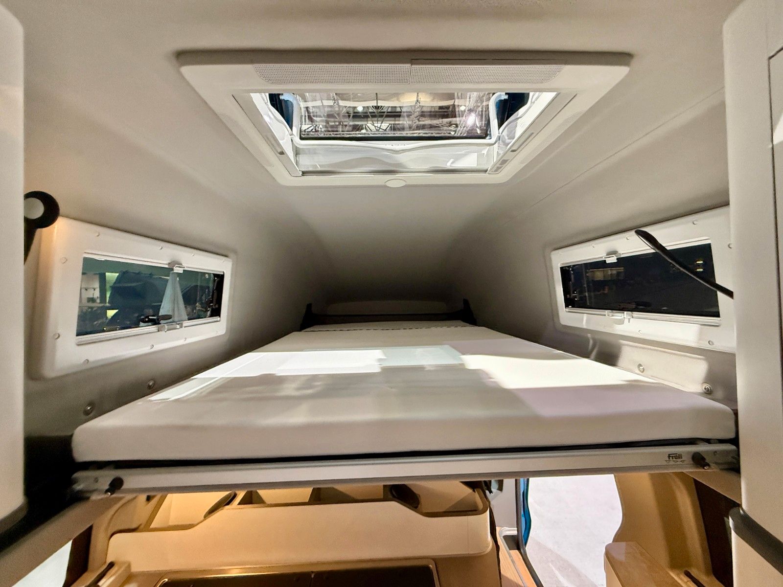 Vehicle image: Ford Nugget L2 high roof 2026 | New model V710