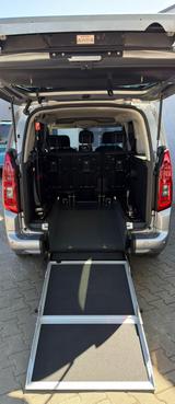 Opel Combo Automatik Behindertengerecht Rampe 5+1 - Behindertengerechte Opel Combo
