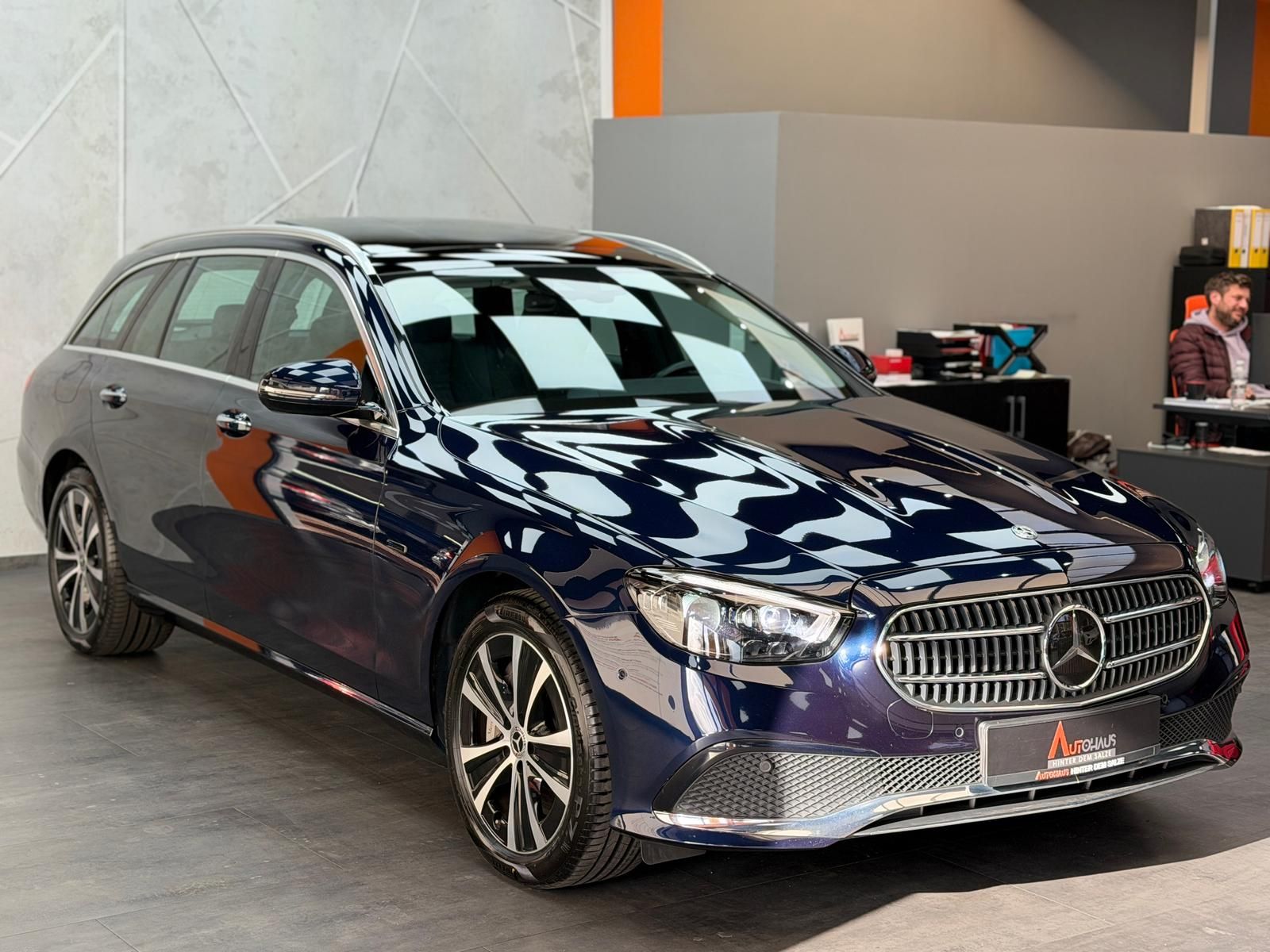 Mercedes-Benz E 300 de T-Modell EQ-POWER|KAM|PANO|LED|TEMP| imagem 3