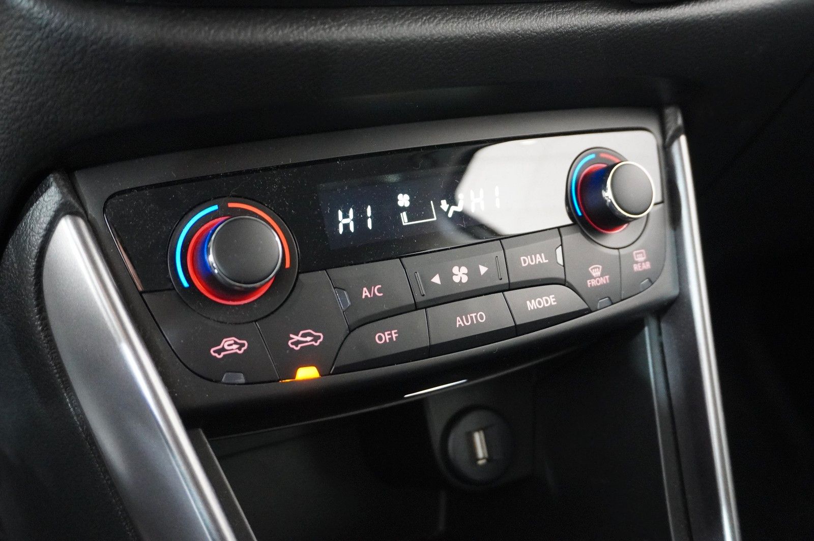 Fahrzeugabbildung Suzuki (SX4) S-Cross 1.4 COMFORT NAVI/LED/KAMERA/SH/DAB