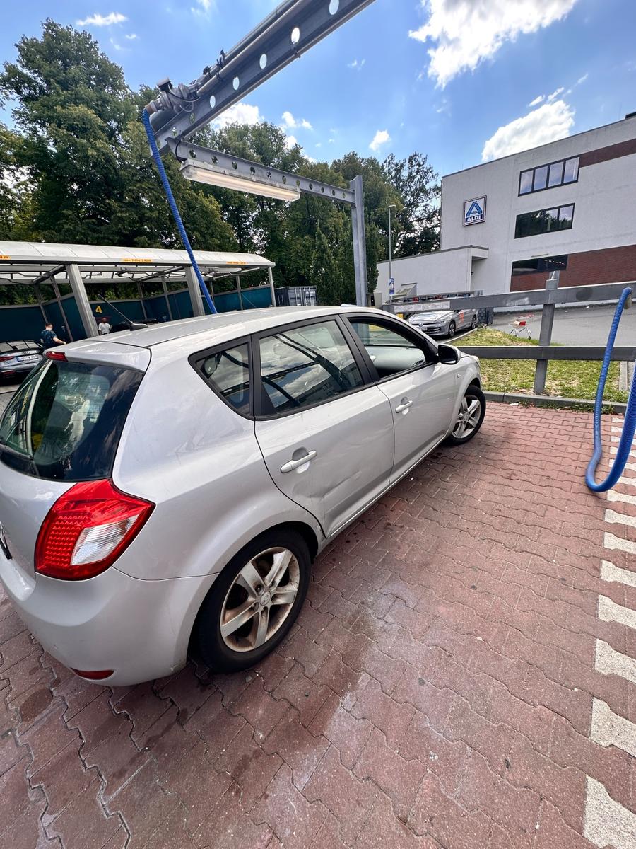 Kia cee'd 2012 — engine 1.396 cm³, 90 HP (66kW)