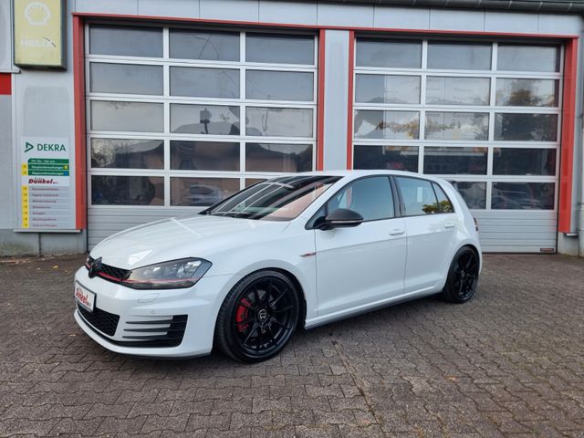 Volkswagen Golf VII Lim. GTI BMT Xenon/Navi/SHZ/Gewinde/APR