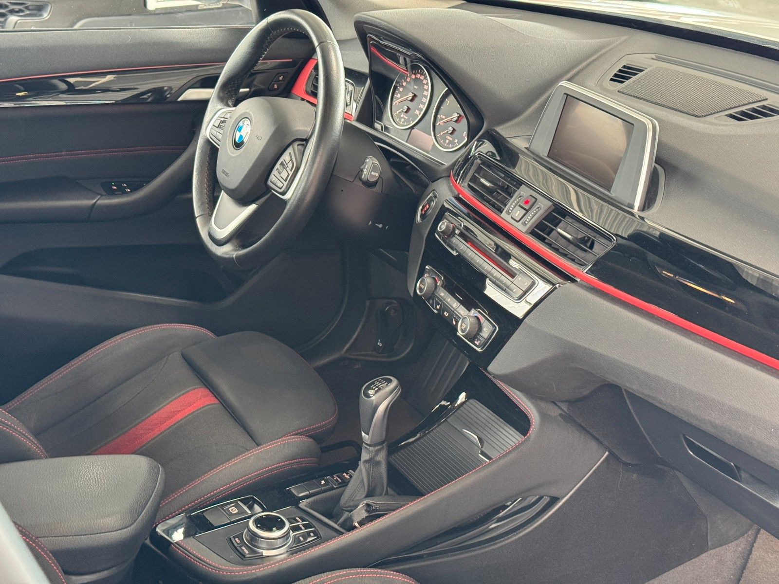 Fahrzeugabbildung BMW X1 18d S Drive Sport Line   "Business-Paket PDC"