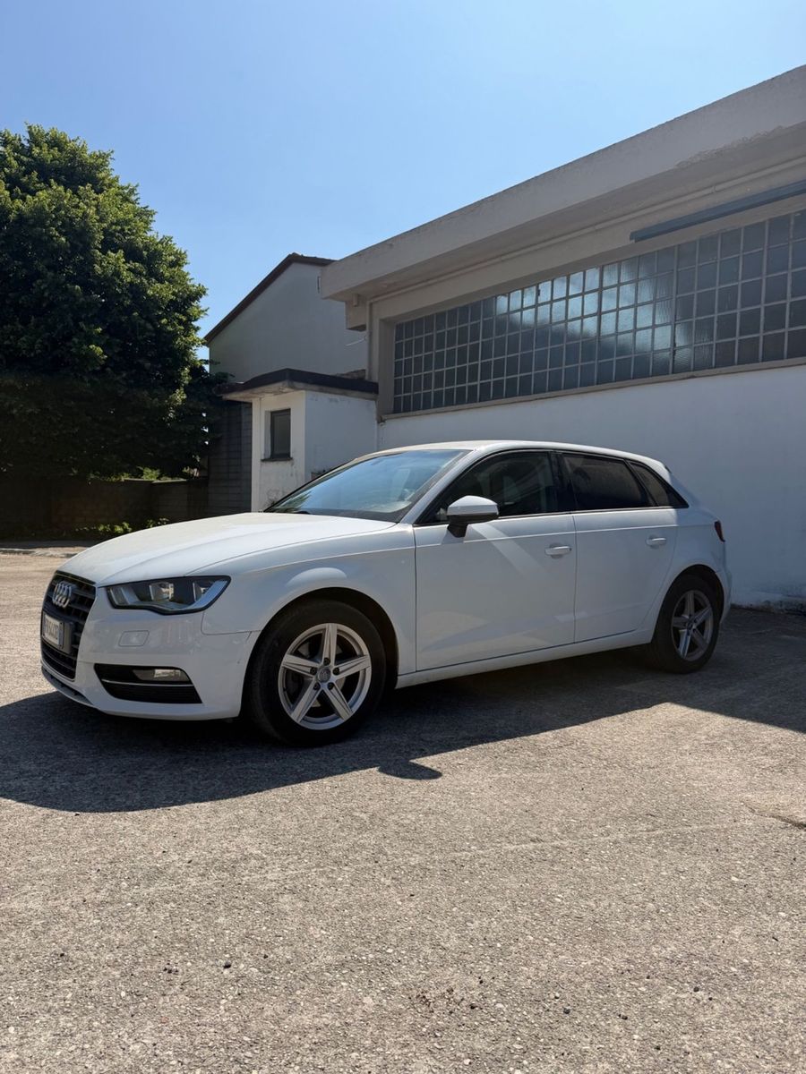 Audi Audi A3 1.6 TDI clean diesel S tronic Ambition